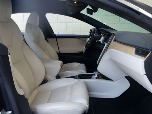 Used 2020 Tesla Model S Long Range Plus image 27