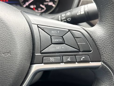 Used 2025 Nissan Altima 2.5 SV FWD image 29