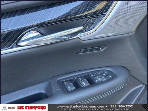 Used 2023 Cadillac XT6 Premium Luxury image 17