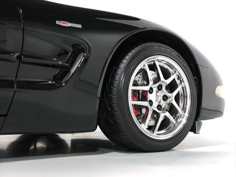 Used 2002 Chevrolet Corvette Z06 w/ Memory Pkg image 11