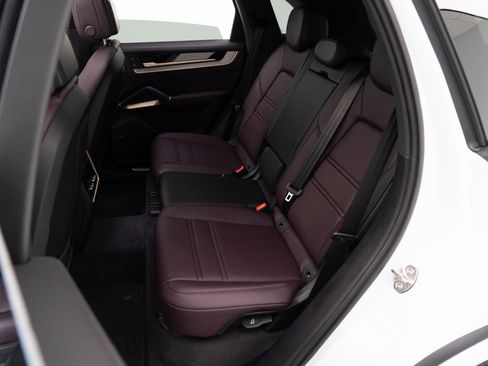 New 2025 Porsche Cayenne E-Hybrid image 31