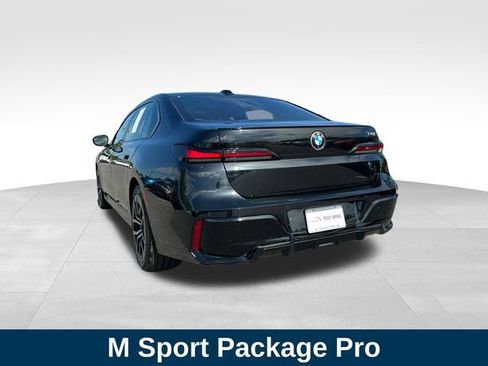 Used 2023 BMW 740i w/ Parking Assistance Package RWD image 3