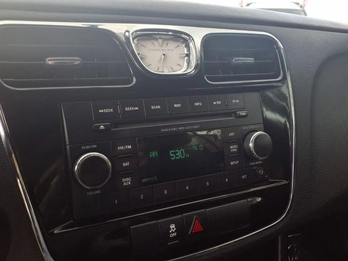 Used 2012 Chrysler 200 Touring FWD image 10