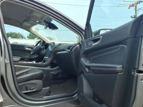 Certified 2023 Ford Edge Titanium AWD/4WD image 11