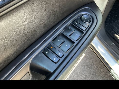 Used 2017 Chevrolet Traverse LT AWD/4WD image 24