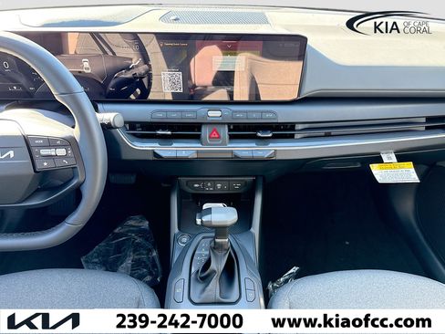 New 2025 Kia K4 EX image 18