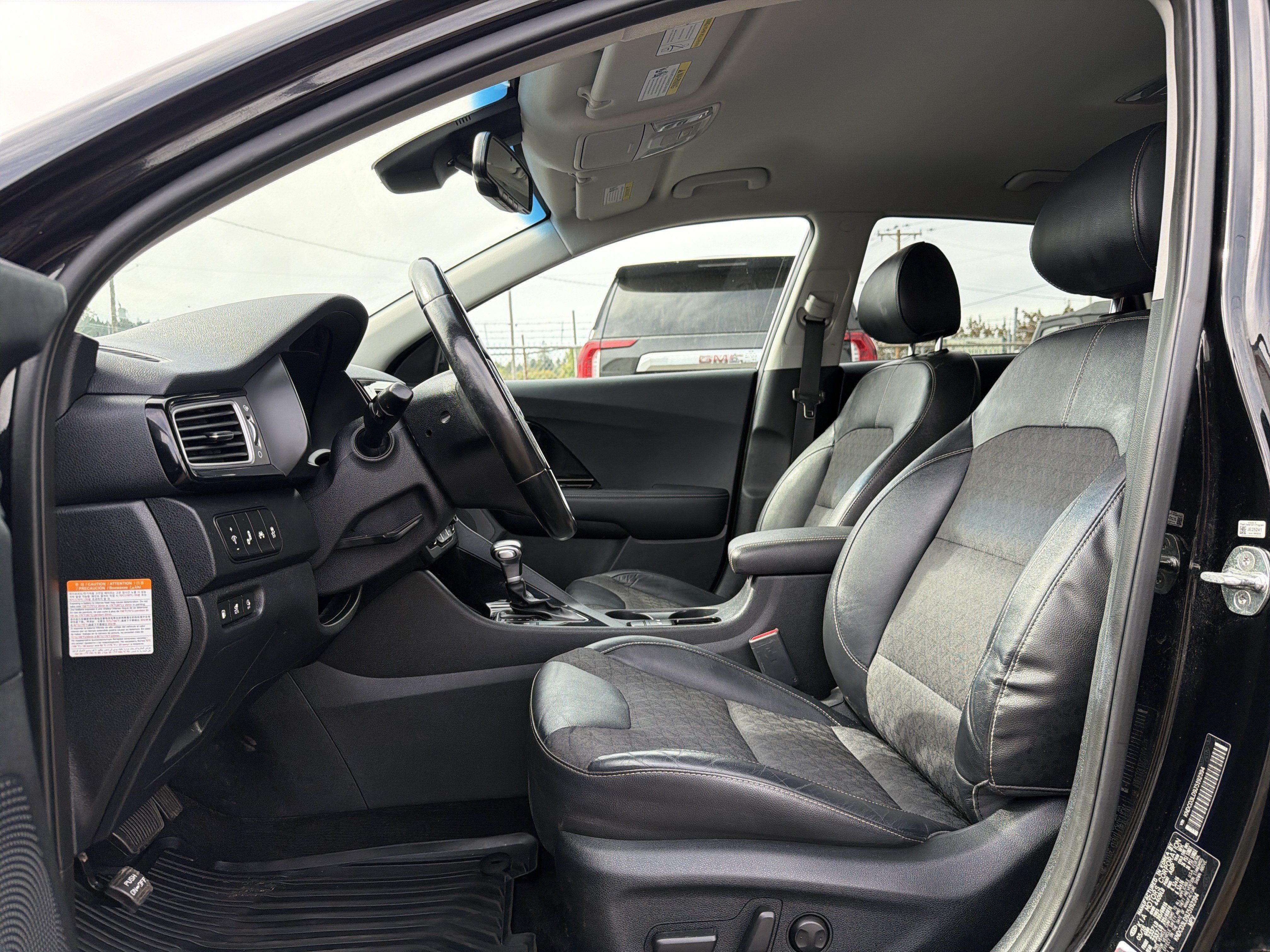 Used 2018 Kia Niro EX FWD image 8
