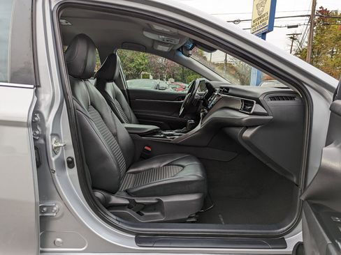 Used 2020 Toyota Camry SE image 28