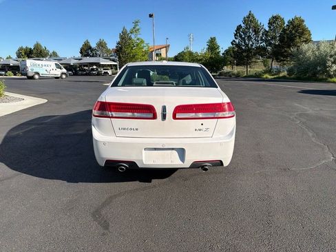 Used 2010 Lincoln MKZ FWD image 4