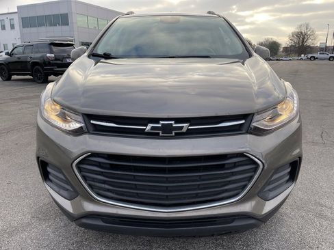 Used 2022 Chevrolet Trax LT w/ Sport Edition image 2