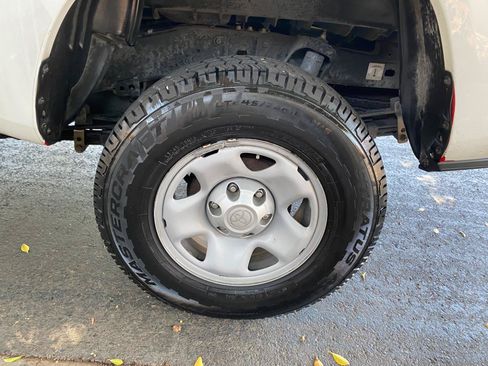 Used 2017 Toyota Tacoma 2WD Access Cab image 16