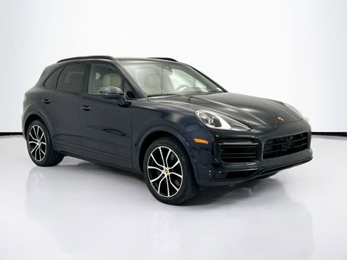 Used 2022 Porsche Cayenne image 3