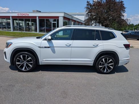 Used 2026 Volkswagen Atlas SEL Premium R-Line AWD/4WD image 2