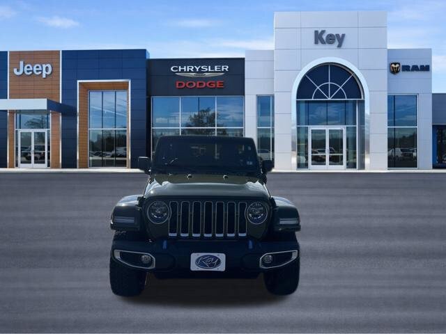 Used 2022 Jeep Wrangler Unlimited Sahara w/ Cold Weather Group AWD/4WD image 9