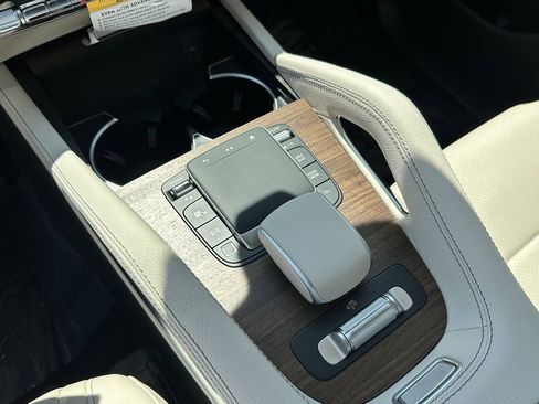New 2026 Mercedes-Benz GLS 450 4MATIC image 34