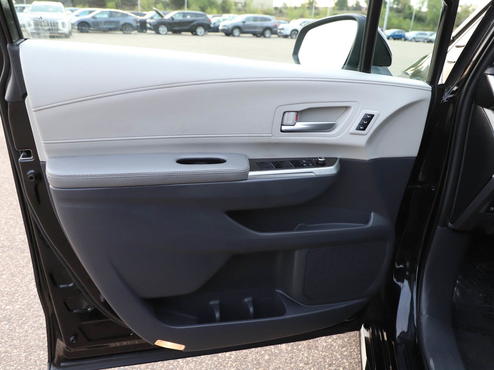 Used 2024 Toyota Sienna Limited AWD/4WD image 22