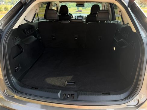 Used 2019 Ford Edge Titanium FWD image 30