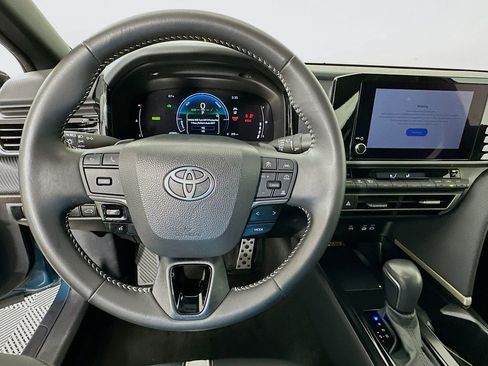 Certified 2025 Toyota Camry SE image 11