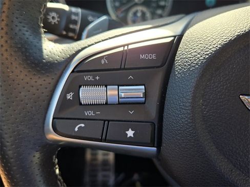 Used 2023 Genesis G70 2.0T w/ Sport Prestige Package image 26