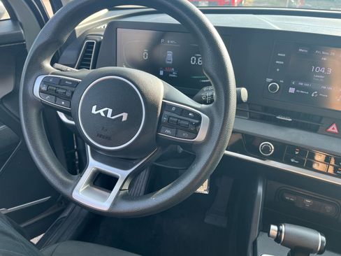 Used 2023 Kia Sportage LX image 35