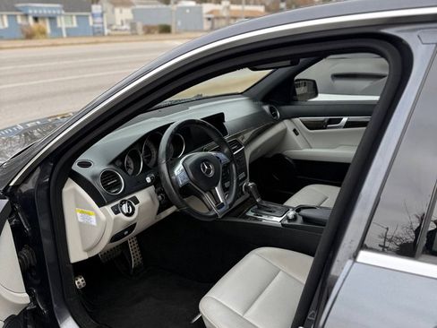 Used 2013 Mercedes-Benz C 250 Sedan image 12