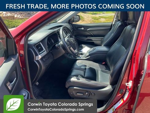 Used 2019 Toyota Highlander SE AWD/4WD image 10