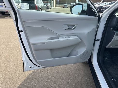 Used 2025 Hyundai Kona Limited image 14