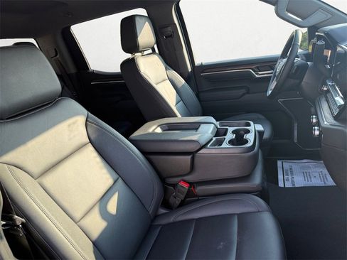 Used 2025 GMC Sierra 1500 SLT image 15