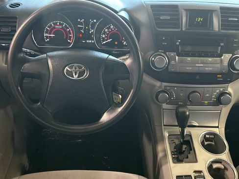 Used 2012 Toyota Highlander FWD image 15