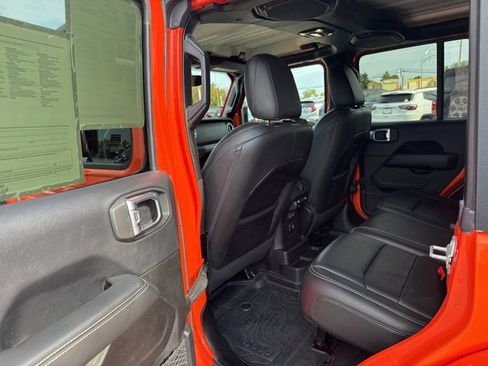 Used 2019 Jeep Wrangler Unlimited Sahara image 27