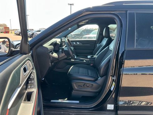 Used 2025 Ford Explorer ST-Line image 10