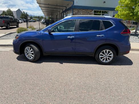 Used 2018 Nissan Rogue SV AWD/4WD image 2