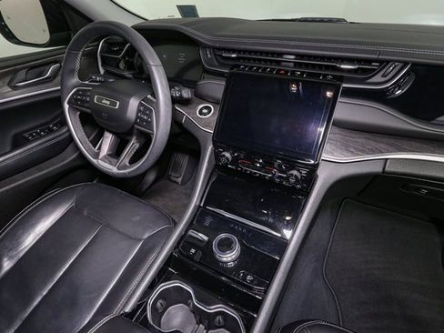 Used 2022 Jeep Grand Cherokee Limited 4xe image 19