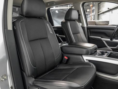 Used 2019 Nissan Titan PRO-4X AWD/4WD image 32