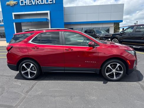 Used 2024 Chevrolet Equinox LT w/ LPO, Floor Liner Package AWD/4WD image 2