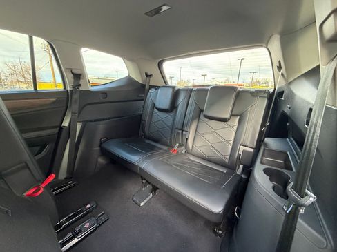 Used 2024 Volkswagen Atlas SE image 28