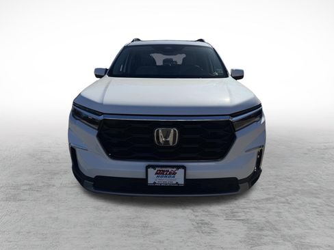 Certified 2024 Honda Pilot Touring image 2