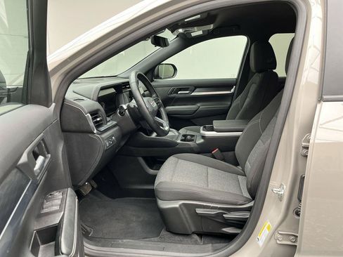 Certified 2025 GMC Terrain Elevation w/ Technology Package II AWD/4WD image 2