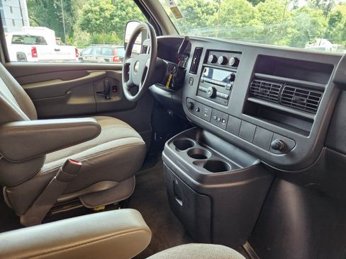 Used 2011 Chevrolet Express 2500 LT w/ LT Preferred Equipment Group RWD image 2