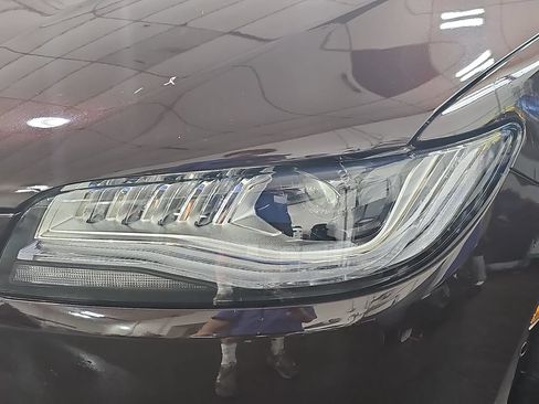 Used 2020 Lincoln MKZ Reserve AWD/4WD image 37