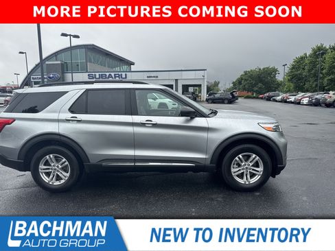Used 2020 Ford Explorer XLT w/ Equipment Group 202A AWD/4WD image 2