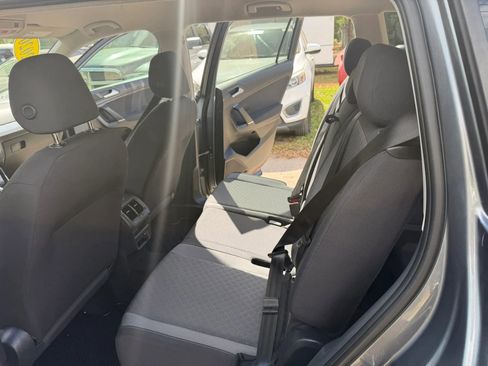 Used 2020 Volkswagen Tiguan S image 13