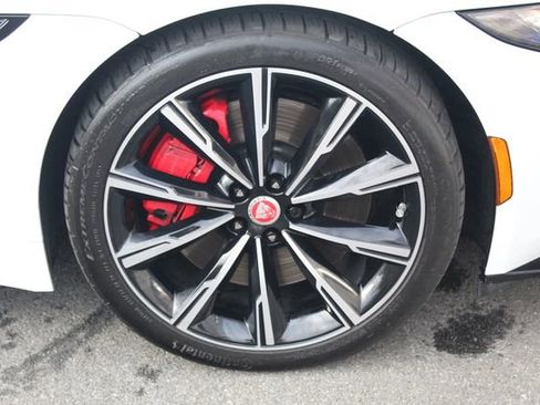 Used 2023 Jaguar F-TYPE R image 7