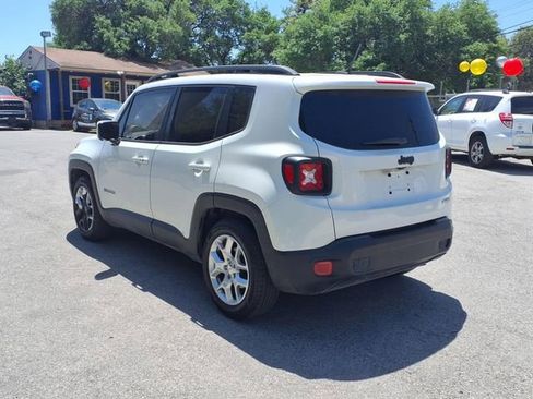 Used 2016 Jeep Renegade Latitude image 5