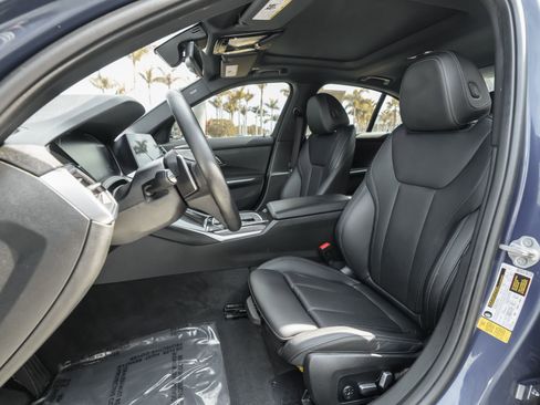 Used 2022 BMW 330i Sedan w/ Premium Package image 8