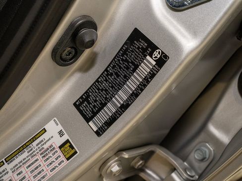 Certified 2025 Toyota Corolla SE image 19