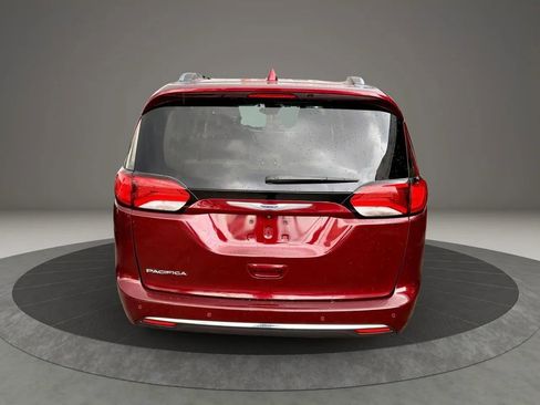 Used 2020 Chrysler Pacifica Touring-L Plus image 5