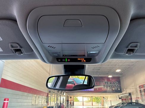 Used 2024 GMC Terrain SLE FWD image 15