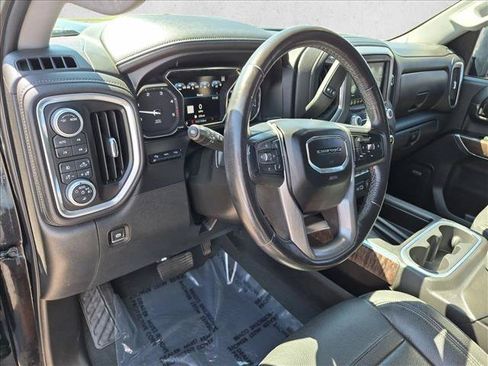 Used 2021 GMC Sierra 2500 Denali w/ Denali Black Diamond Edition AWD/4WD image 9