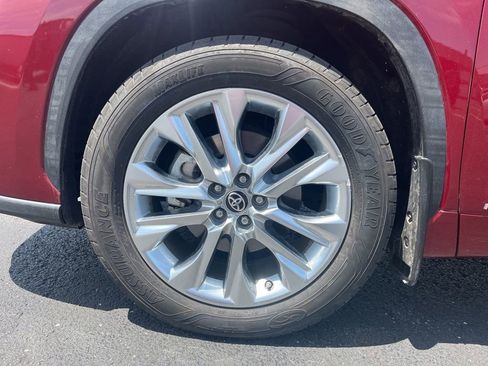 Used 2021 Toyota Highlander Limited AWD/4WD image 9